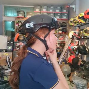 Nón thể thaoNón xe đạp ROC R18 kèm kính và túi đựng siêu đẹp