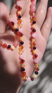 Amber Buddy - LE459 Kalung & Gelang bayi Amber dengan Rose Quartz. Genuine Baltic Amber