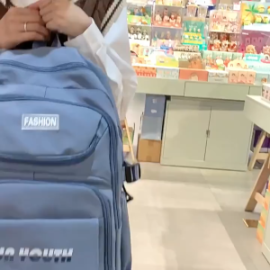 LVYIMAO กระเป๋าเป้คุณภาพสูงกระเป๋าเป้แฟชั่นผู้หญิงความจุเยอะเรียบง่ายกระเป๋านักเรียน