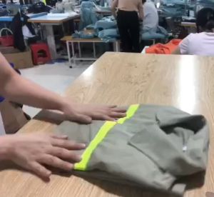 Quần áo bảo hộ lao động màu ghi có dây phản quang vải kaki 2/1 quần áo công nhân giá rẻ - Nsafe