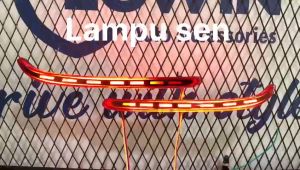Lampu Reflektor LED Bumper Belakang untuk TOYOTA NEW AVANZA / XENIA 2019-2021 Model TEGAK Mata Kucing