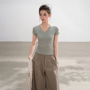 BAIDAIFEI | Short Fitted V-neck T-shirt