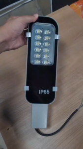 EVE (ลดล้างสต๊อก) โคมไฟถนน แอลอีดี LED รุ่น Mini ขนาด 12 และ 40 วัตต์ (จำหน่ายเฉพาะโคมไม่รวมขายึด)