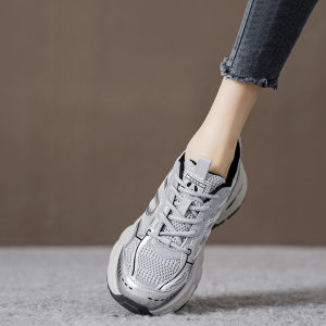 รองเท้าผ้าใบพื้นหนาสำหรับผู้หญิง Mostavia ฤดูใบไม้ร่วง 2025 รองเท้าผ้าใบลำลองใหม่ สีบล็อก ทรงหัวมน พื้นยาง