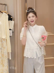 Chu Chu Zhou Womens Minimalist Style Lace Trim Hem Short Sleeve Loose Fit Age-defying Shirt Spring Summer Fashion Casual Top