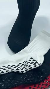 ถุงเท้าฟุตบอลกันลื่น ถุงเท้ากีฬา ซิลิโคน แบบหนา ถุงเท้าวิ่ง คุณภาพดี หนานุ่ม ใส่สบาย ระบายอากาศดี