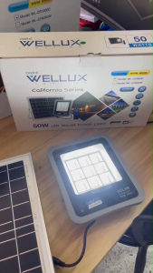 WELLUX โคมฟลัดไลท์ โซล่าเซลล์ (Solarcell) 50w100w200w300w