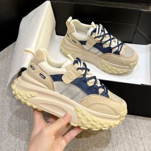 รองเท้ากีฬาและรองเท้าลำลองตาข่ายระบายอากาศได้หลากหลายสำหรับฤดูร้อนของผู้หญิง