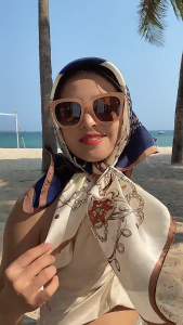90cm X90cm Fashionable Versatile Square Scarfsilk Scarf Chain Printed Large Square Scarf Headscarf