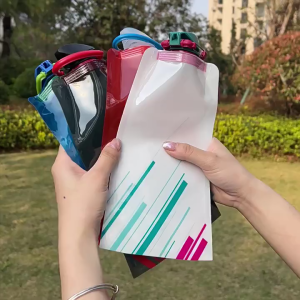 700ml Botol air portabel Botol air Bebas BPA Lipat/dapat hiking lari bersepeda berkemah