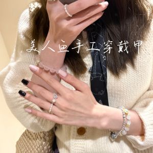 เล็บแต่งตัวสีดำและชมพู Pure Color Handmade 2025 ใหม่ ขาว ชั้นสูง ทรงสั้น แฟชั่น INS วินเทจ วินเทจ วินเทจ