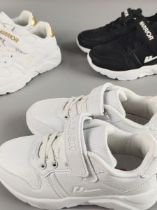 Warrior รองเท้าเด็กผู้ชายรองเท้ากีฬาสีขาวสำหรับเด็กรองเท้าสีขาวสำหรับเด็กชายรองเท้าเด็กผู้หญิงผ้าตาข่ายสำหรับนักเรียนประถมฤดูใบไม้ผลิและฤดูใบไม้ร่วงระบายอากาศได้ดี