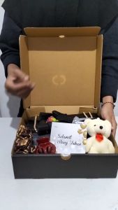 Hampers Kado Ulang Tahun Tas Wanita & Hadiah Ultah Wisuda Cewek