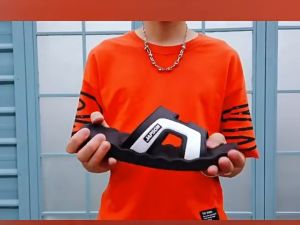 YZ (พร้อมส่ง🔥) รองเท้าแตะแฟชั่นชาย รองเท้าแตะชาย เท่ๆ รุ่นใหม่ล่าสุด กันลื่น พื้นนิ่ม สวมใส่สบายเท้า 2021