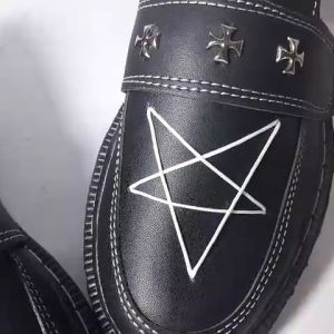 Sepatu Loafer Slip On Pria: Docmart, Emblem Salib & Loafers Hitam