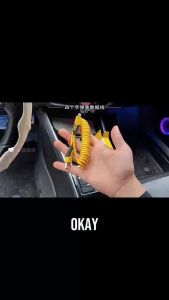 Dây cáp sạc nhanh đa năng 4 trong 1 dạng lò xo thu gọn tự động dùng cho mọi điện thoại