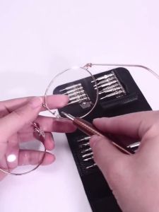 ชุดเครื่องมือไขควงแม่นยำ 25-in-1 ชุดไขควงแม่เหล็ก ใช้สำหรับซ่อมแว่นตา โทรศัพท์มือถือ กล้อง แล็ปท็อป นาฬิกา กุญแจรถ และผลิตภัณฑ์อิเล็กทรอนิกส์อื่นๆ
