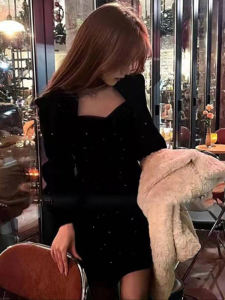 ชุดเดรสยาวทรงเอสีแดง แขนยาว ทรงเข้ารูป แฟชั่นฤดูใบไม้ร่วง 2025 สำหรับผู้หญิง เสื้อผ้าทำงานสไตล์สตรีท ชุดเดรสยาวปานกลาง