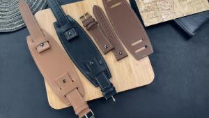Leather Watchband with Mat Bund Base Tray 20mm 22mm 24mm Vintage Cowhide Leather Bracelets Black Brown Strap Men Women Wristband