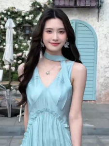 VKSOD | ชุดเดรสยาวคอวีแขนกุดสไตล์ฝรั่งเศสสำหรับผู้หญิงในช่วงฤดูร้อนปี 2025 ทรงเอเอวสูง ผ้าฝ้ายผสมโพลีเอสเตอร์สีพื้น