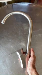 Vòi Rửa Bát Nóng Lạnh inox 304 Vòi Rửa Chén Dạng Cầu – Thiết Kế Đẹp Mắt Chắc Chắn Và Tiện Dụng.