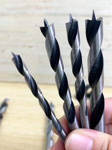 จัดส่งตอนนี้ 7 ชิ้น ดอกสว่านเจาะไม้ คว้านรูฝังหัวน็อต สว่านเจาะไม้แบบมีเกลียว หัวอัลลอยด์ สว่านเจาะขั้น ดอกสว่านหัวเกสรเจาะไม้ 3-10mm