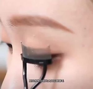 1/2Pcs Eyelash Styling Eyelash Comb Separator Ergonomic Curved Comb Belt Dust Cover Eyelash Separator Has Clear Roots