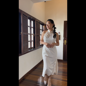COCOONESE Modified Sleeveless Cheongsam - Elegant Castle
