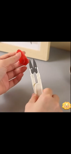 กรรไกรขนาดเล็กรูปตัว Uด้ามจับเซฟตี้ ตัดลวด มีปลอก พกพาสะดวก สีสันสุ่ม