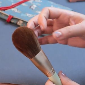 แปรงปัดแป้งฝุ่นแป้งอัดแข็ง แปรงแต่งหน้าปัดแก้ม ขนนุ่มพุ่มใหญ่ ไม่ระคายเคืองผิว ให้ลุคบางเบา Powder brush