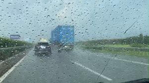 Nước Rửa Kính Ô Tô Maxrider 2.2L – Tẩy Sạch Chống Mờ An Toàn Kính Xe