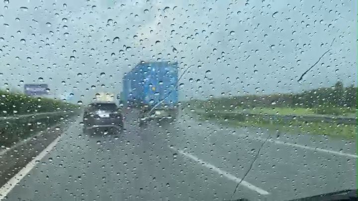 Nước Lau Kính Maxrider 600mL – Sạch Bóng, Không Vết, An Toàn Cho Xe ...