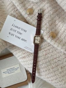 Retro Fashion Square Quartz Womens Watch Simple Elegance Student Ladies Classic Niche Leather Belted Small Luxury Timepiece