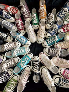 รองเท้าผ้าใบลำลองยูนิเซ็กซ์สไตล์ฮ่องกงที่ระบายอากาศได้ดี รองเท้าผ้าใบแฟชั่นฤดูใบไม้ผลิและฤดูร้อนสำหรับวัยรุ่น