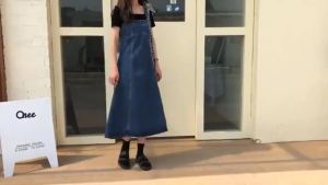 Váy Liền Yếm Bò Váy Xuân Thu Nữ Váy Hai Dây Dáng Dài Không Tay Khí Chất Cổ Điển Tôn Dáng Gầy Chít Eo Trẻ Trung