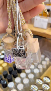 ขวดแขวนในรถยนต์ 8 ml.ทรงเหลี่ยมสำหรับปรับอากาศ