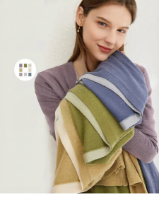 AMII | Spring New V-Neck Contrast Color Knitted Cardigan