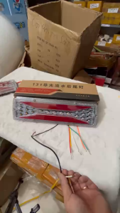 Đôi đèn hậu led xe tải 12v và 24v dùng chung. Đèn hậu led nháy Audi