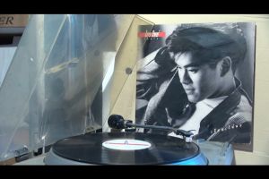 1 แผ่นเสียง 12นิ้ว B19 ไกรวิทย์ -เจ็บซะให้พอ แผ่นVG++ริ้วรอยบาง เสียงรบกวนน้อยนิด ไม่มีรอยลึก ปกVG+มีตำหนิขอบนิดหน่อย ขอบไม่ขาด สันไม่ทะลุ