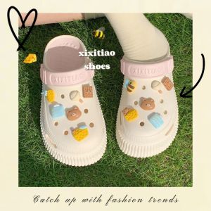 LEAShop พร้อมส่ง โกดังไทย รองเท้าหัวโตแฟชั่น ทรงสวย น่ารัก มินิมอลสุดๆ สีทูโทนสดใส มีมาให้เลือก 6 สี มาพร้อมอะไหล่ตกแต่งลายใหม่ งานดีสุดๆ ใครยังไม่มี เก็บด่วนนน