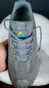 Sepatu Sneakers Outdoor Pria Sepatu Hiking Trekking Kokoh dan Lebar Anti Selip Gaya Kasual Bertali Remus