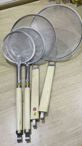 Xóc mì tròn lưới Inox 304 vợt chiên inox cán gỗ dày dùng chiên vớt đồ luộc đến size 30cm dùng lâu dài