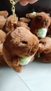 GANTUNGAN TAS BONEKA CAPYBARA | GANCI GANTUNGAN KUNCI CAPIBARA | BONEKA CAPYBARA | CAPY BARA | CAPI BARA | CAPI BALA | GANTUNGAN HP | GANTUNGAN TAS | AKSESORIES BAG | HADIAH ULANG TAHUN | BIRTHDAY GIFT | KADO ULTAH | BONEKA CAPYBARA MURAH | AKSESORIES HP