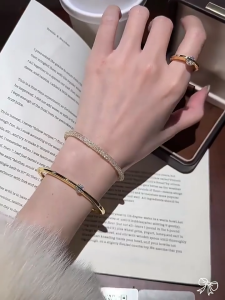 French-style zirconia-wrapped grid circular bracelet for women ins niche elegant versatile bracelet light luxury jewelry