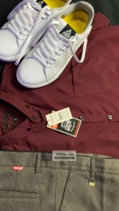 kemeja pria lengan pendek polos warna merah maroon slimfit casual hem pria lengan pendek formal