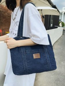 กระเป๋าโท้ทผ้าเดนิมเปิดกระเป๋าสําหรับผู้หญิงกระเป๋าสะพายไหล่เดี่ยวลําลองพร้อมซิปปิดและกระเป๋าโทรศัพท์ด้านใน