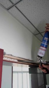 PU Foam Sealant Spray 750ml Polyurethane Foam LX 100 Foam Pengisi Celah Dinding