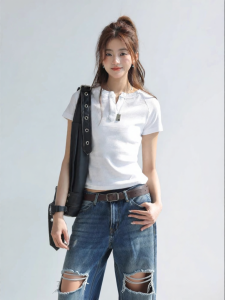 CHANT2nd | Square-Shoulder Fitted V-Neck T-Shirt Short Top
