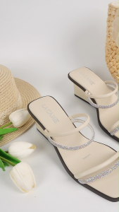 Dép cao gót đế xuồng thiết kế quai đôi đính cườm tinh tế chất liệu da thương hiệu LaCamie GC5B0083