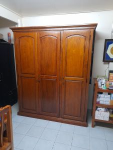 ตู้เสื้อผ้าไม้จริงยางพารา 3 บานเปิด / 177 CM